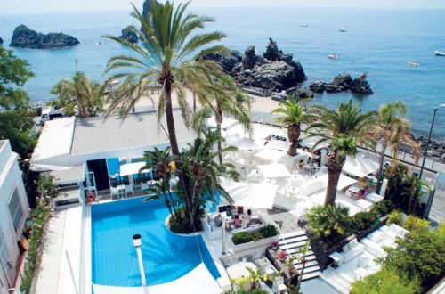 Sicilia's cafe de Mar Acitrezza