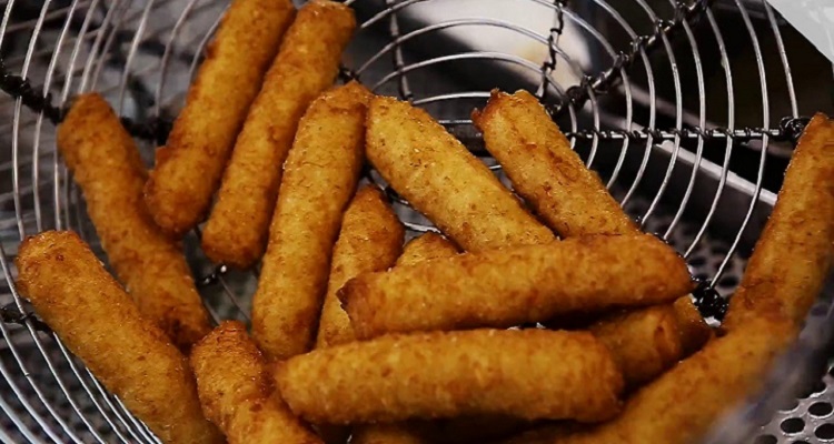 Crispelle di riso, lo street food invernale